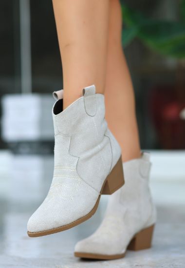 Akver Bej Süet Topuklu Bot resmi