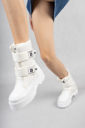 Miah Beyaz Rugan Kar Bot resmi