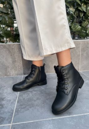 Nariya Siyah Cilt Bağcıklı Bot resmi