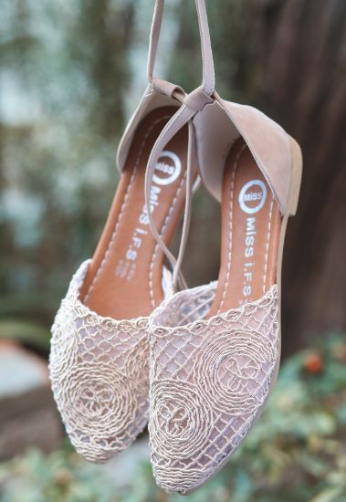 Acir Krem Örgülü Sandalet resmi