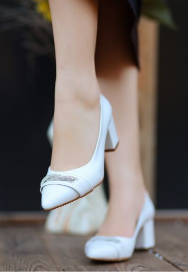 Merk Beyaz Cilt Topuklu Ayakkabı resmi