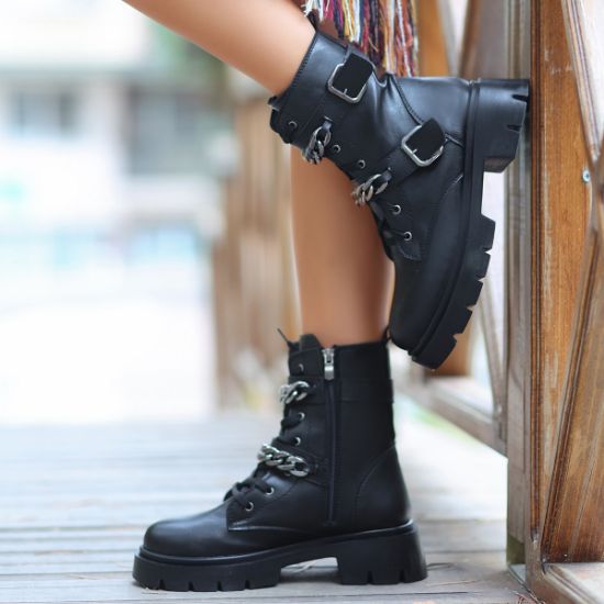 Celia Siyah Cilt Bağcıklı Bot resmi