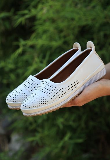 Liiy Beyaz Cilt Babet Ayakkabı resmi