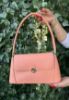 Sırda Pembe Cilt Çanta resmi